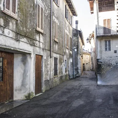 Cascina Cadorna 1 * Montegrino Valtravaglia