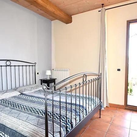 Cascina Cadorna 1 * Montegrino Valtravaglia