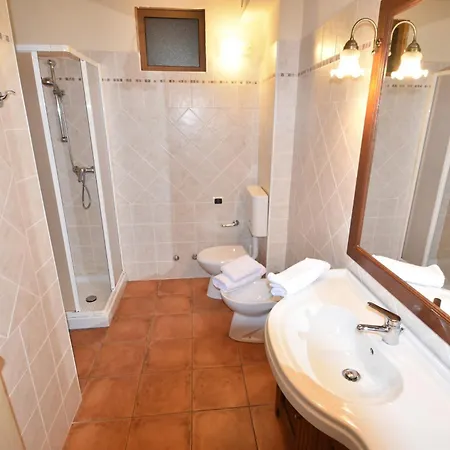 Cascina Cadorna 1 * Montegrino Valtravaglia